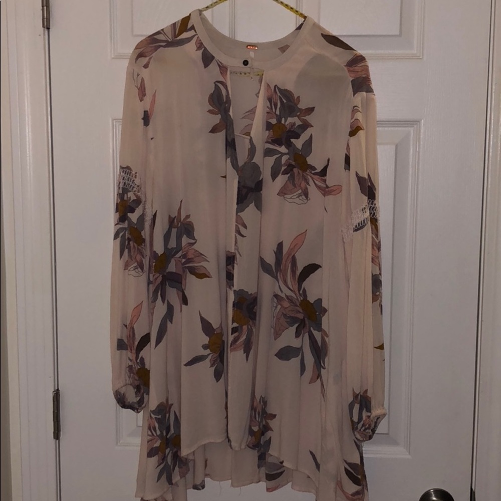 SOLD Free people flowy top